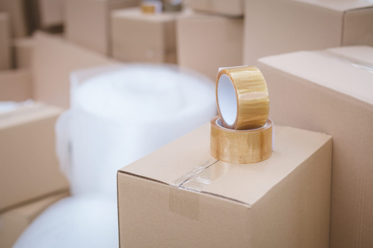 How Do You Pack Fragile Items When Moving House? | MD Movers packing supplies for fragile items